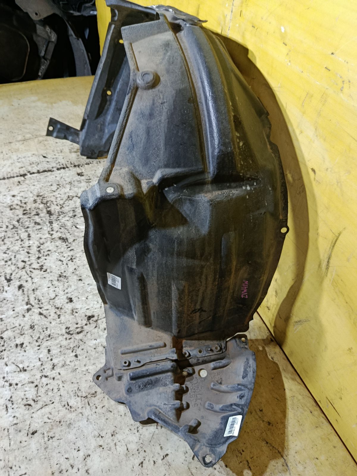 Подкрылок 53876-47040 на Toyota Prius Alpha ZVW41W 2ZR-FXE Фото 2