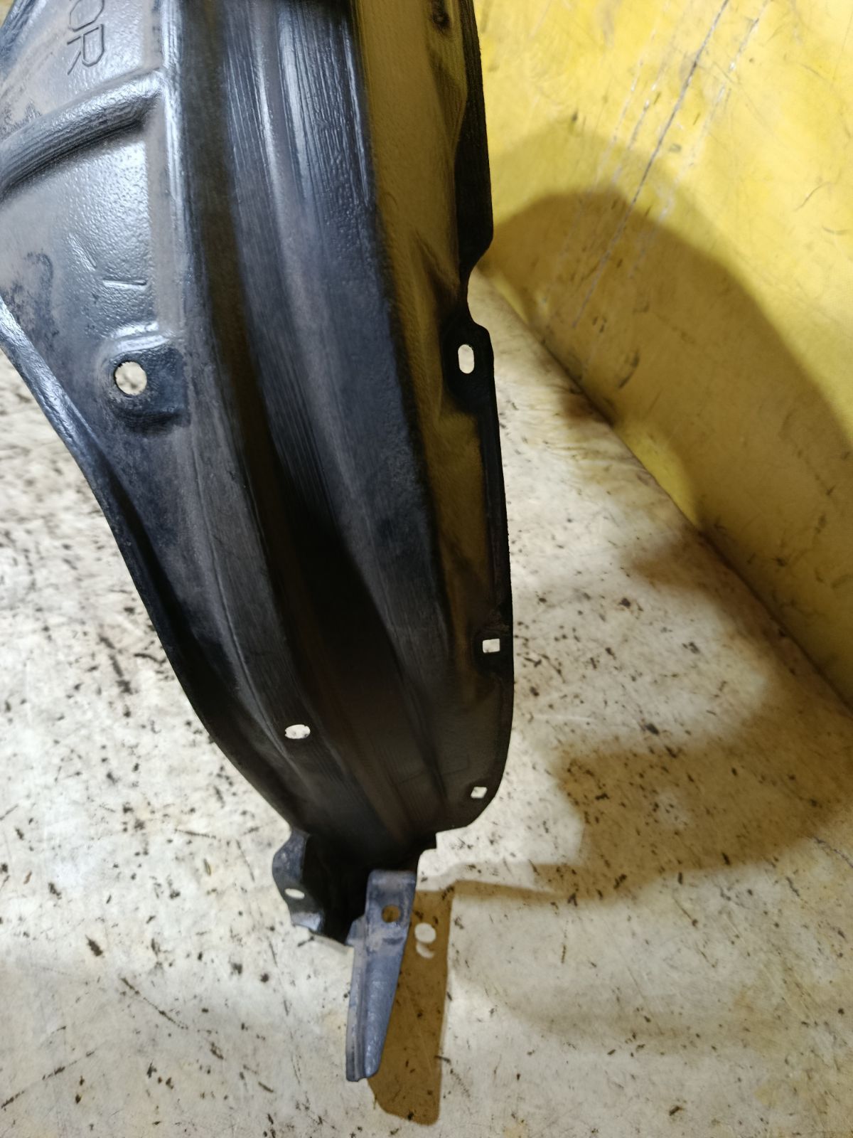 Подкрылок 53875-52141, 53875-0D040, 53875-0D060, 53875-52140, 5432434, 6606008, 8105FP-1, 8105FP1T, 8155388, 850455, 90106592, 915.TY11185R, FP 8115 388, GD5678AR, IK-1318, L321605024R, PTY11215AR, ST-TYA2-016L-1, TY012016L0R00, TY11215AR, TY22105AR, TY3253603, TYIF197RA на Toyota Vitz KSP90 1KR-FE Фото 3