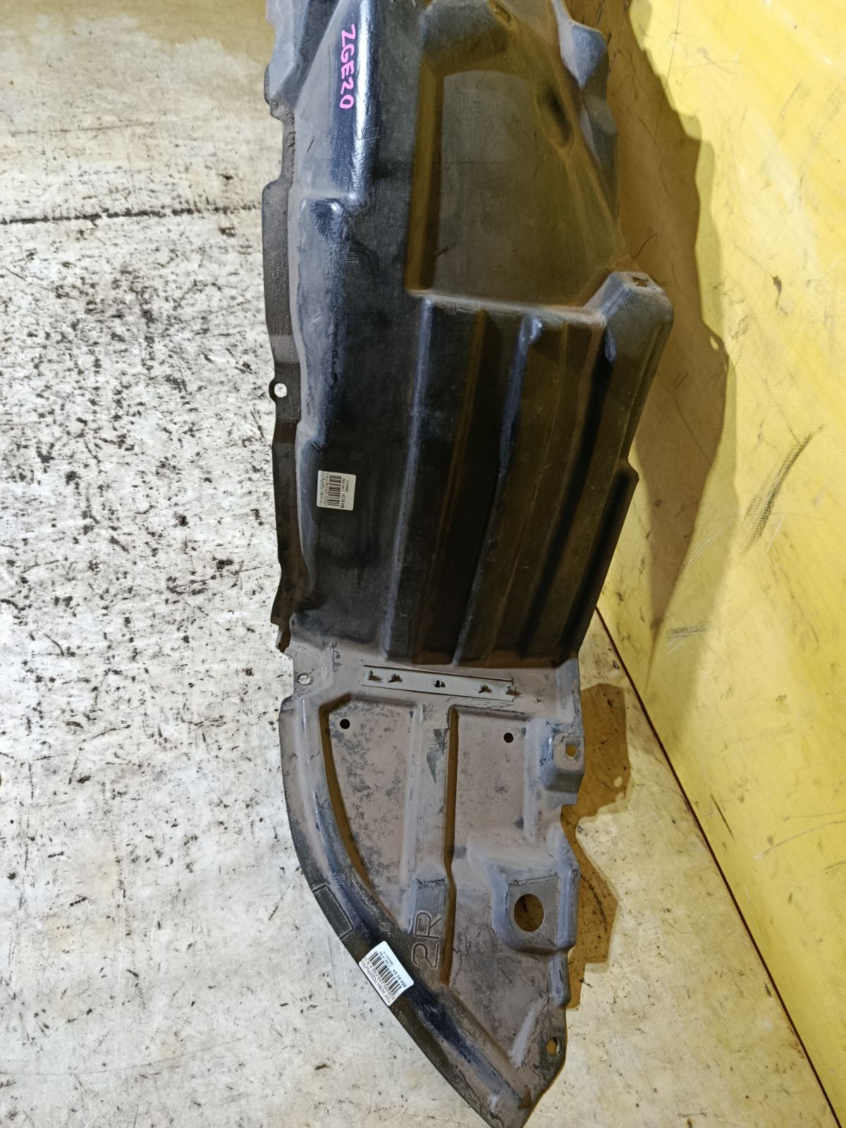 Подкрылок 53875-68020 на Toyota Wish ZGE20G 2ZR-FAE Фото 2