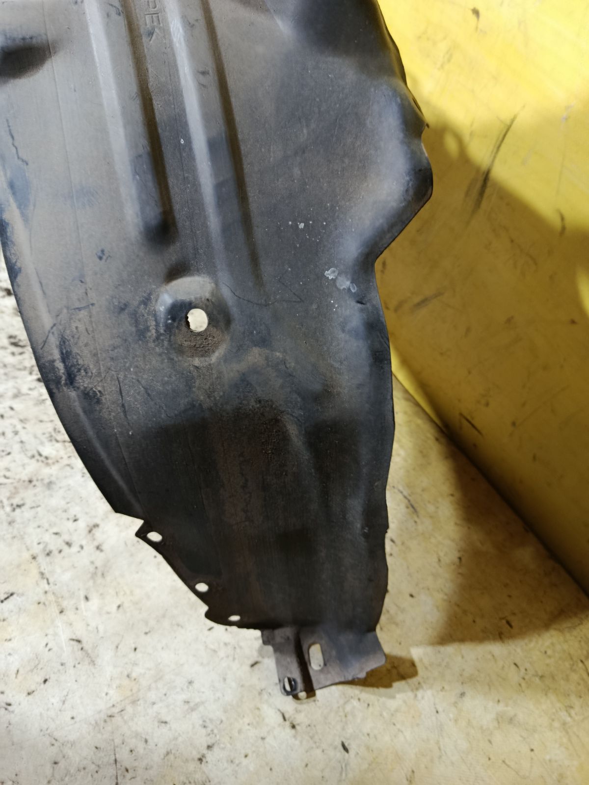 Подкрылок 63843-WD000 на Nissan Ad Van VY11 QG13DE Фото 3