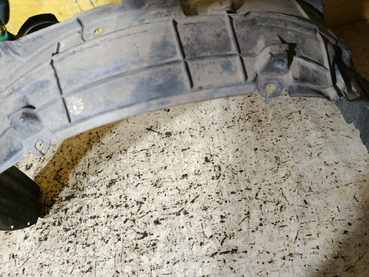 Подкрылок 63842-3U010 на Nissan Cube BGZ11 CR14DE Фото 3