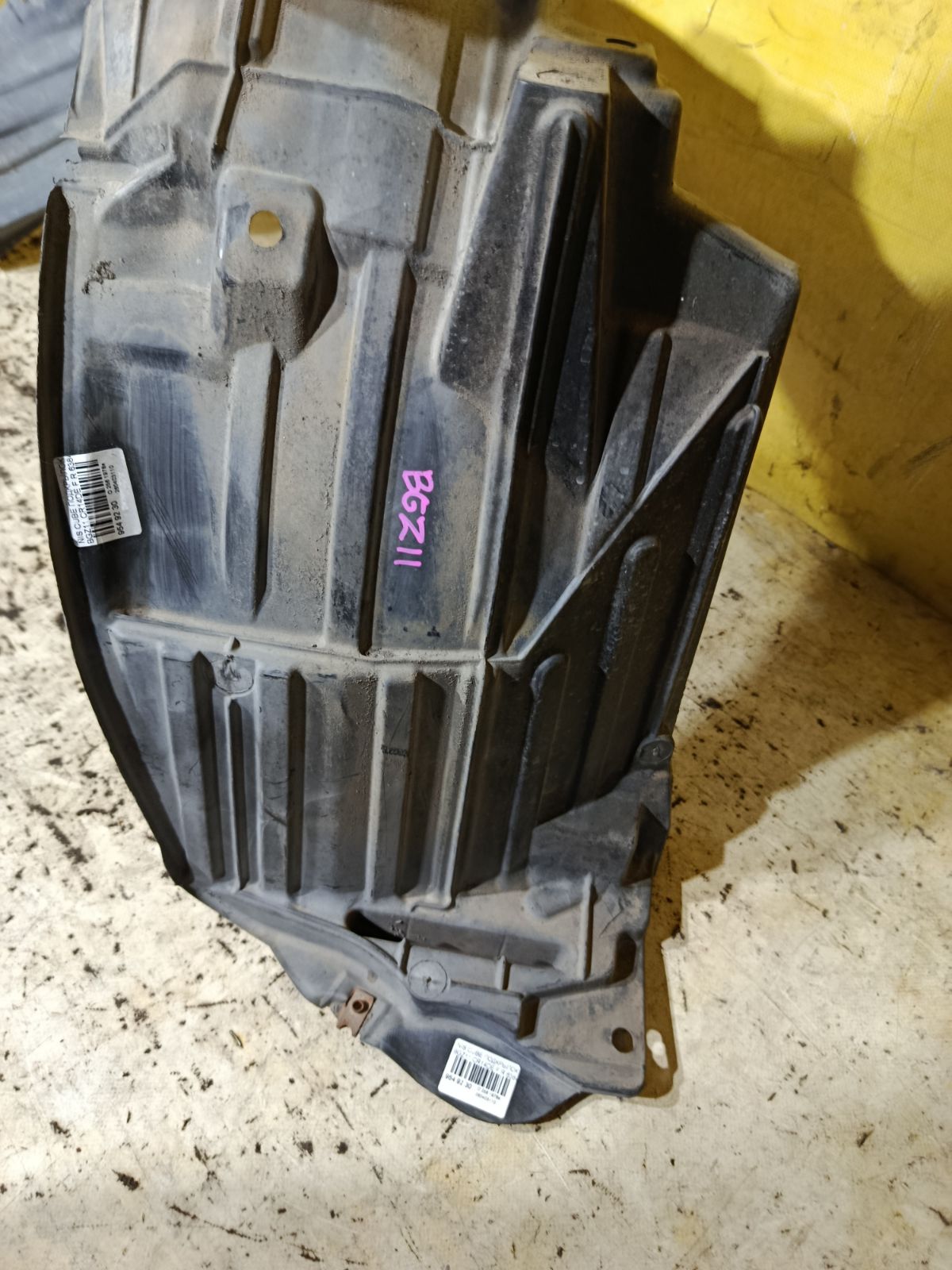 Подкрылок 63842-3U010 на Nissan Cube BGZ11 CR14DE Фото 5