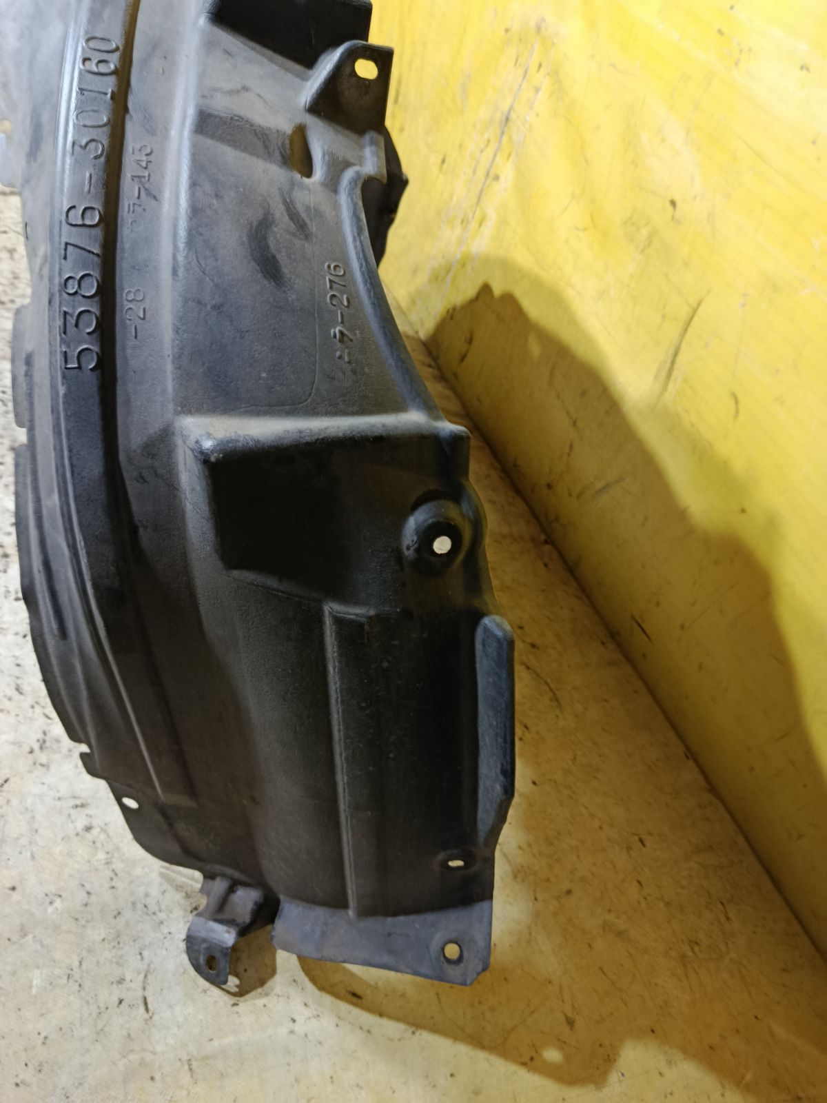 Подкрылок 53876-30160 на Toyota Crown GRS182 3GR-FSE Фото 3