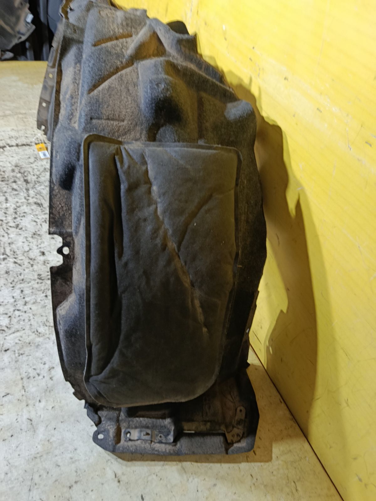 Подкрылок 53875-30320 на Toyota Crown AZSH35 Фото 4