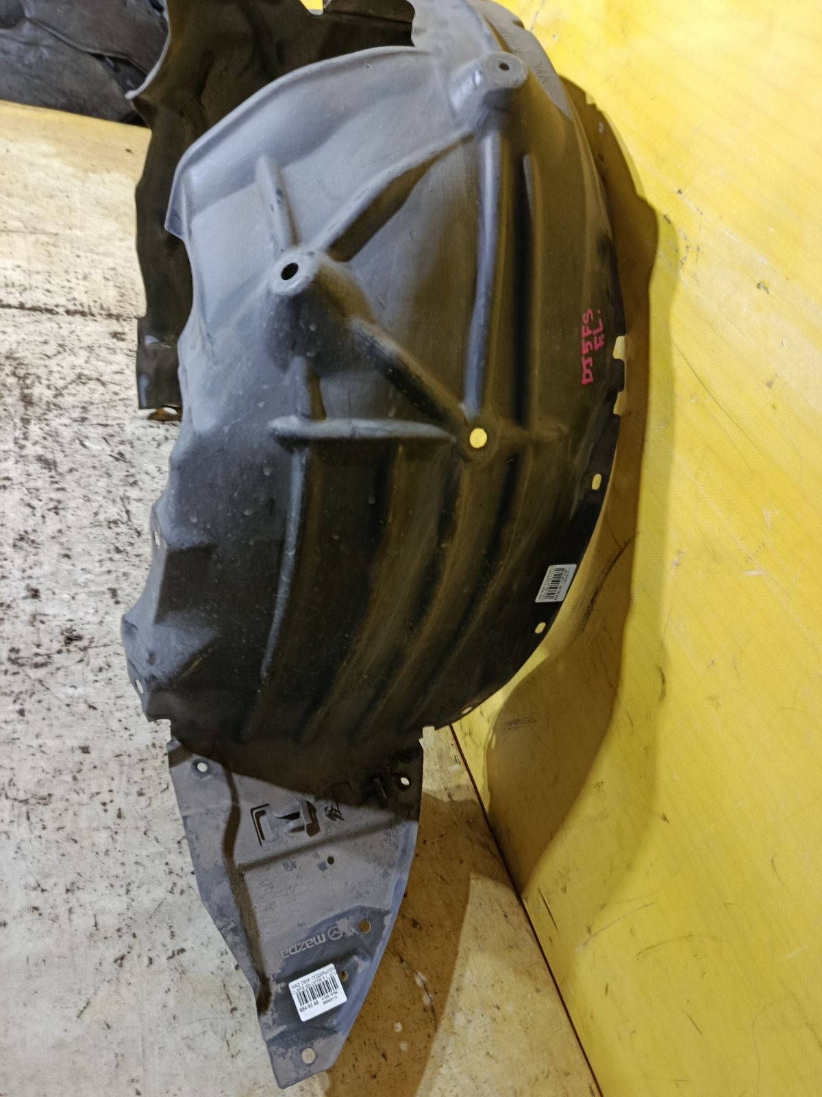 Подкрылок на Mazda Demio DJ5FS S5-DPTR Фото 2