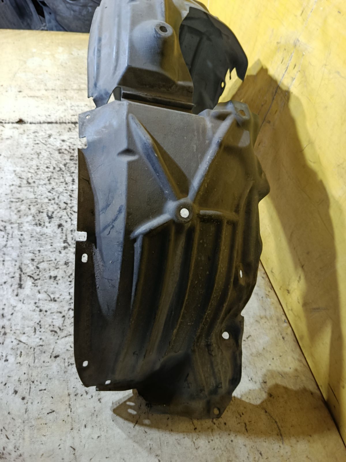 Подкрылок на Mazda Demio DJ5FS S5-DPTR Фото 3