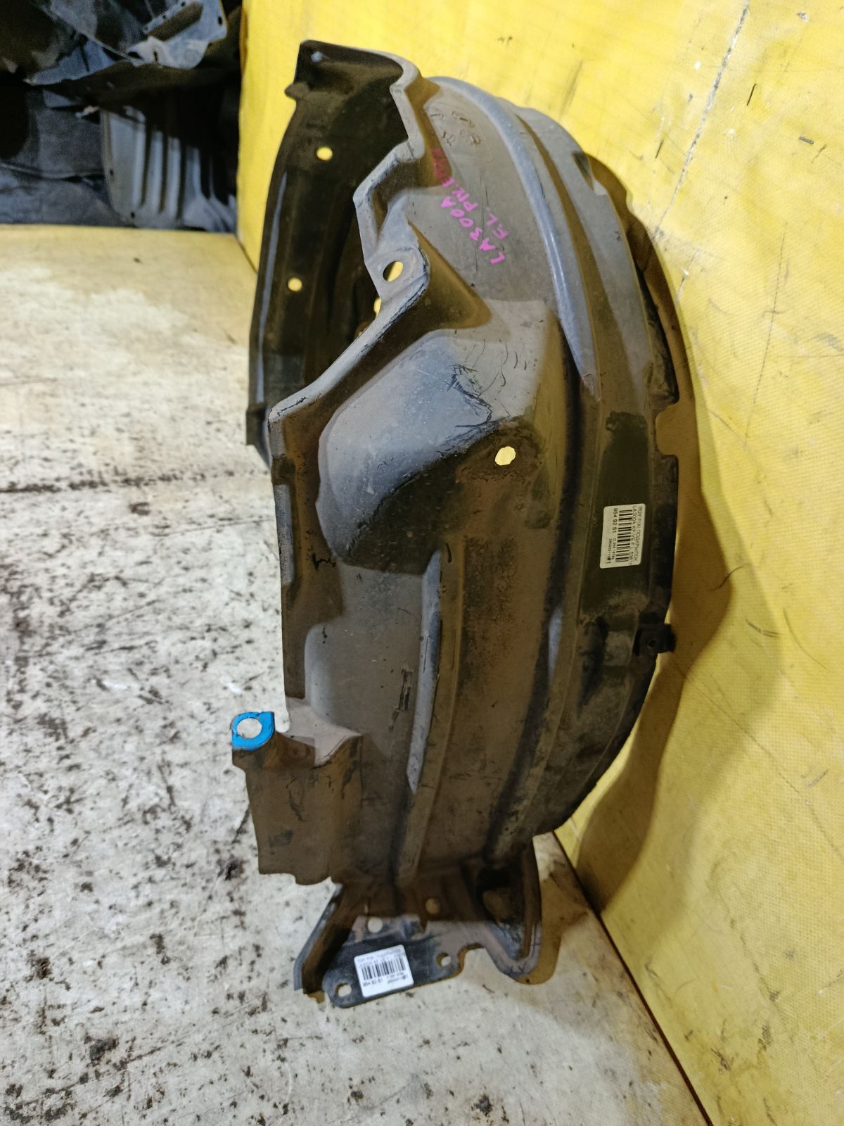 Подкрылок 53876-B2350 на Toyota Pixis Epoch LA300A KF-VE Фото 2