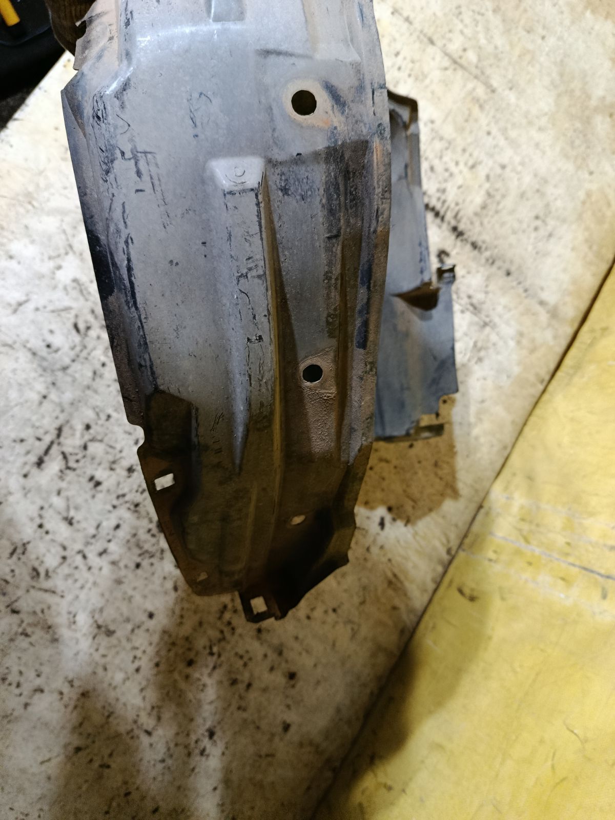 Подкрылок 53876-B2350 на Toyota Pixis Epoch LA300A KF-VE Фото 4