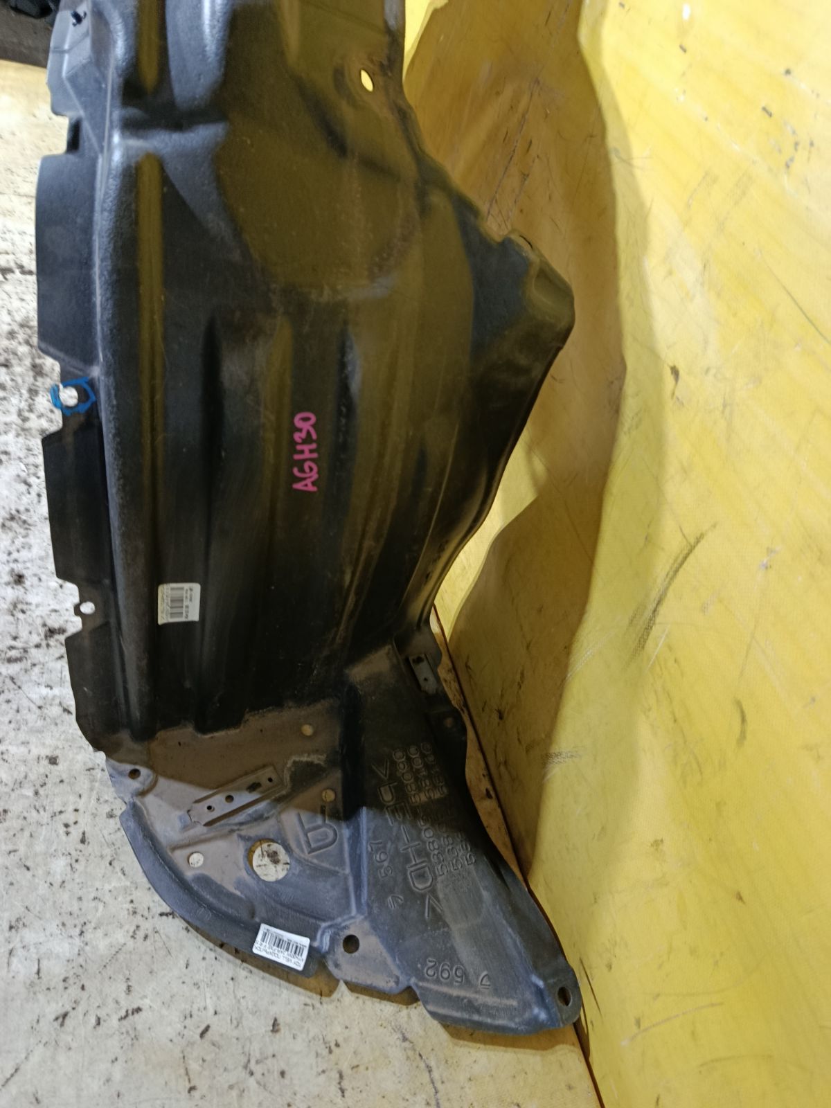 Подкрылок 53875-58100, 53805-58090 на Toyota Vellfire AYH30W 2AR-FXE Фото 2