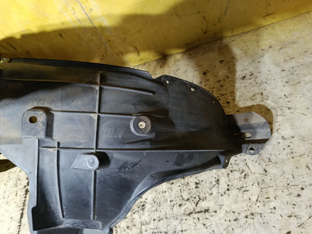 Подкрылок 63840-CY00A на Nissan Serena C25 MR20DE Фото 4