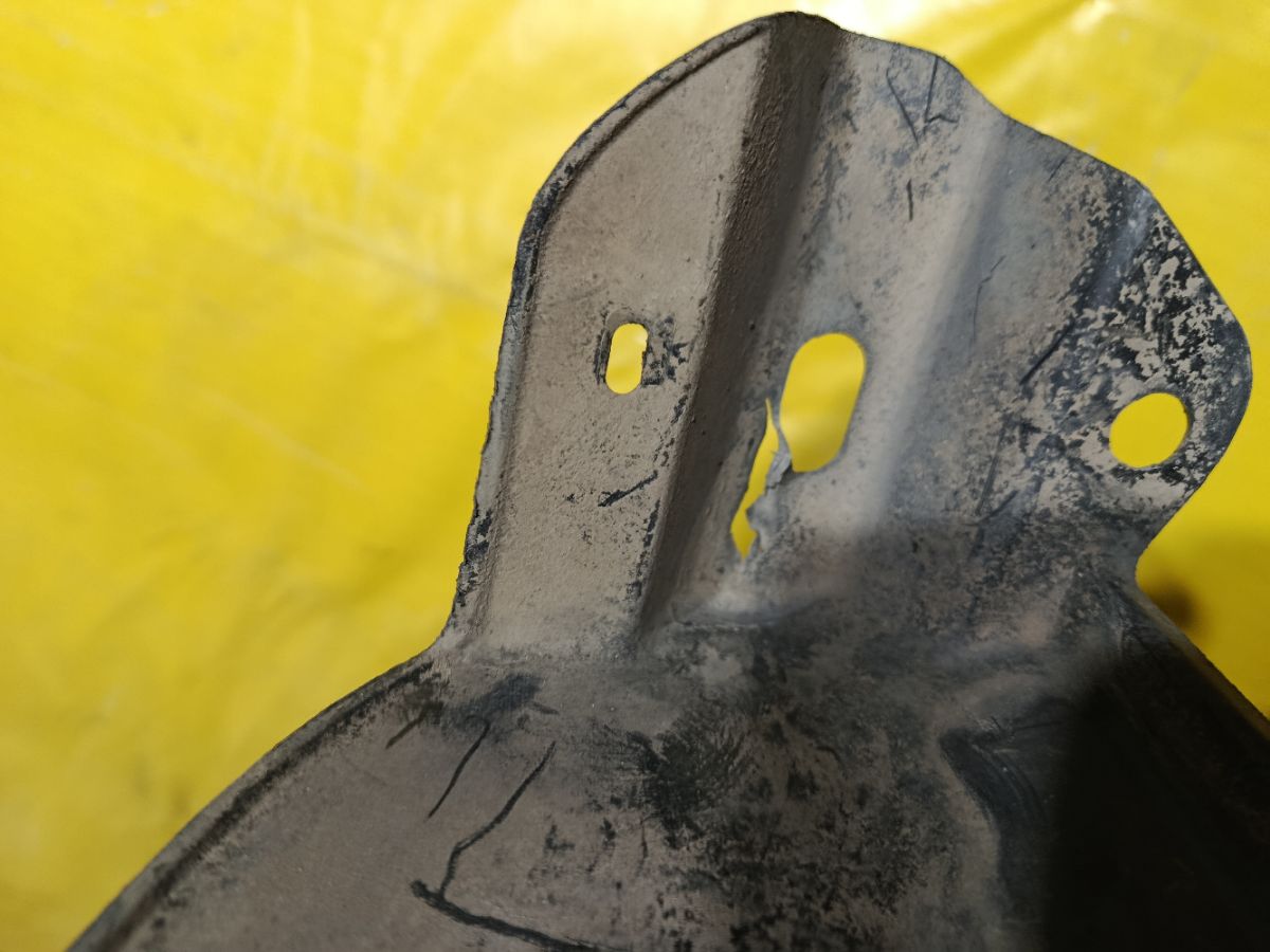 Подкрылок 63840-CY00A на Nissan Serena C25 MR20DE Фото 5