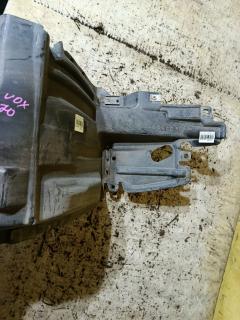 Подкрылок 53875-28201 на Toyota Voxy ZRR70G 3ZR-FAE Фото 2