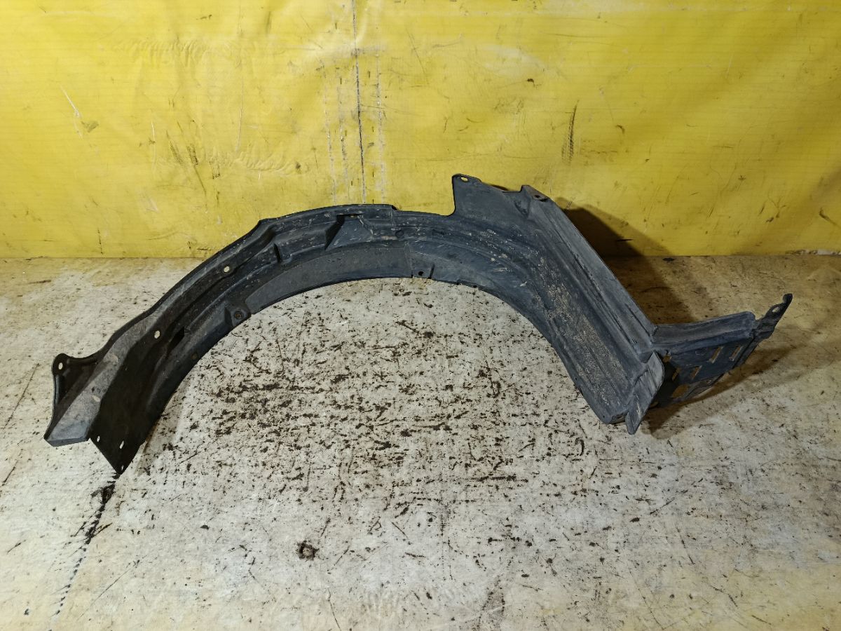 Подкрылок на Honda Stepwgn RK1 R20A Фото 1