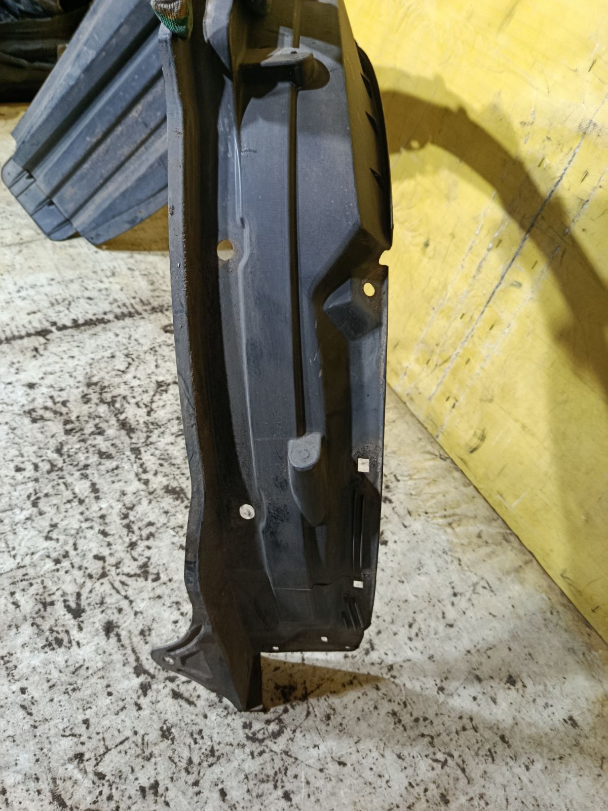 Подкрылок на Honda Stepwgn RK1 R20A Фото 3