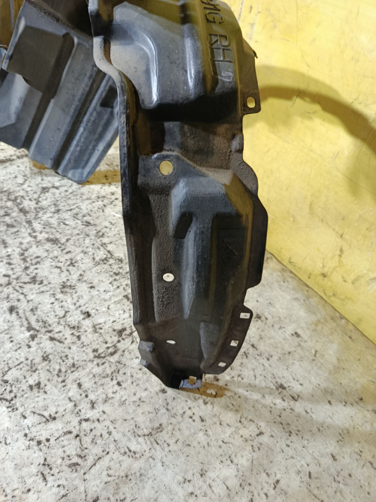 Подкрылок 53875-B2430 на Daihatsu Move LA150S KF-VE Фото 3