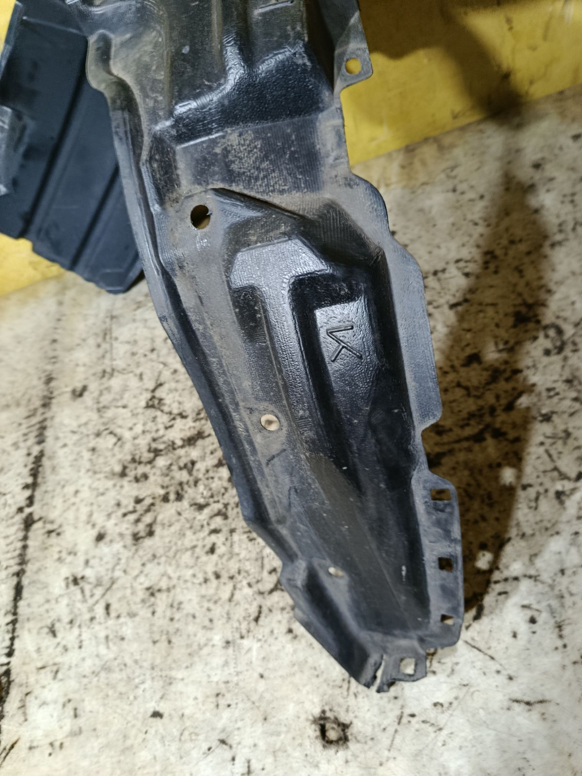 Подкрылок 53875-B2430 на Daihatsu Move LA150S KF-VE Фото 4