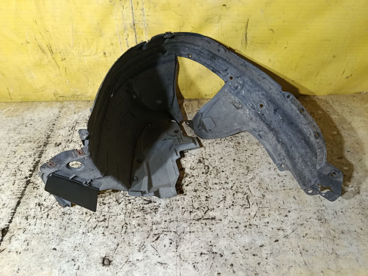 Подкрылок 63841-CY00A на Nissan Serena C25 MR20DE Фото 1