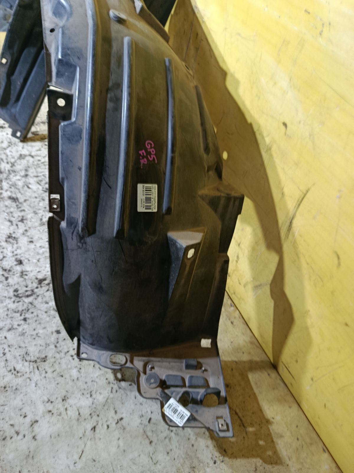 Подкрылок 74100-T5A-00 на Honda Fit Hybrid GP5 LEB Фото 2