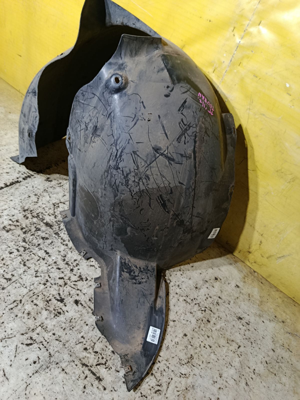 Подкрылок 1T0805973K на Volkswagen Touran 1T Фото 2