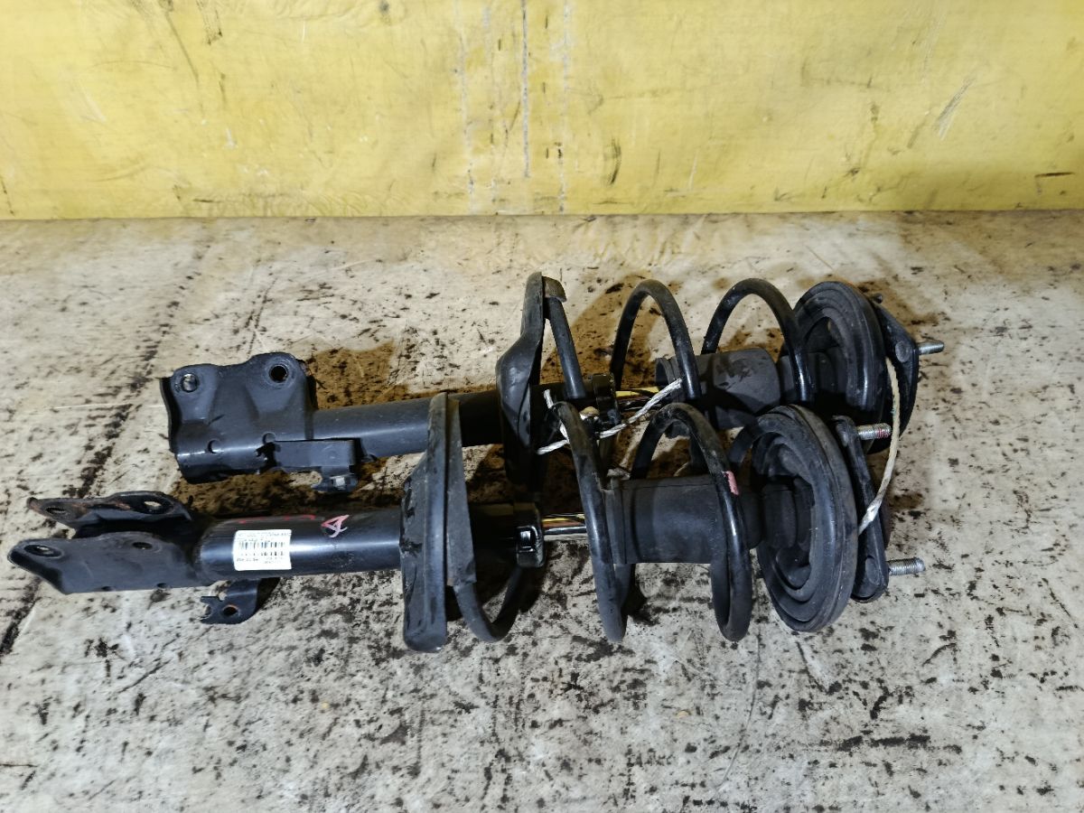 Стойка амортизатора 333476, 4060A198, MR594045, SST0165 на Mitsubishi Colt Z22A 4A90 Фото 1