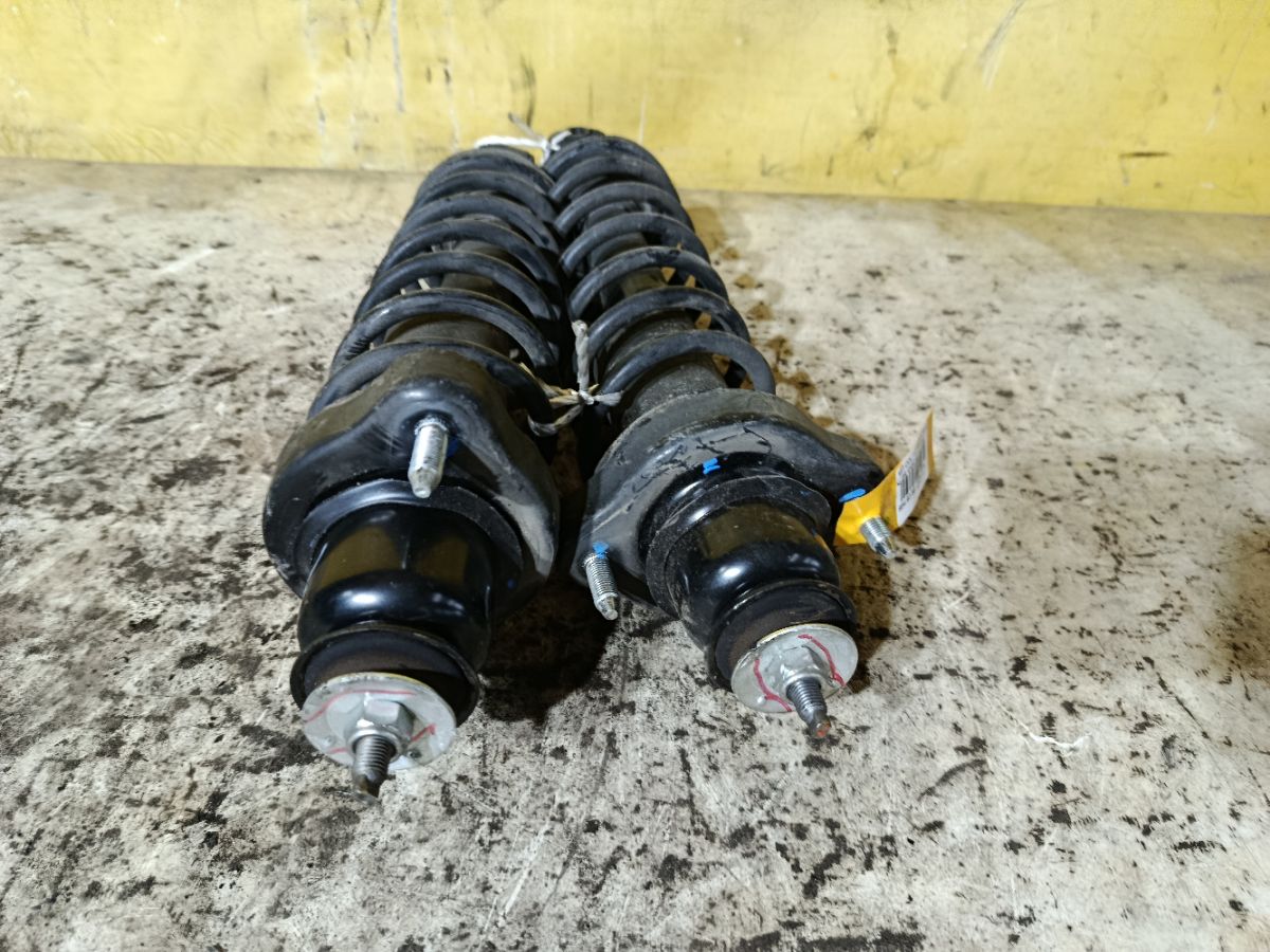 Стойка амортизатора на Mitsubishi Colt Z22A 4A90 Фото 2