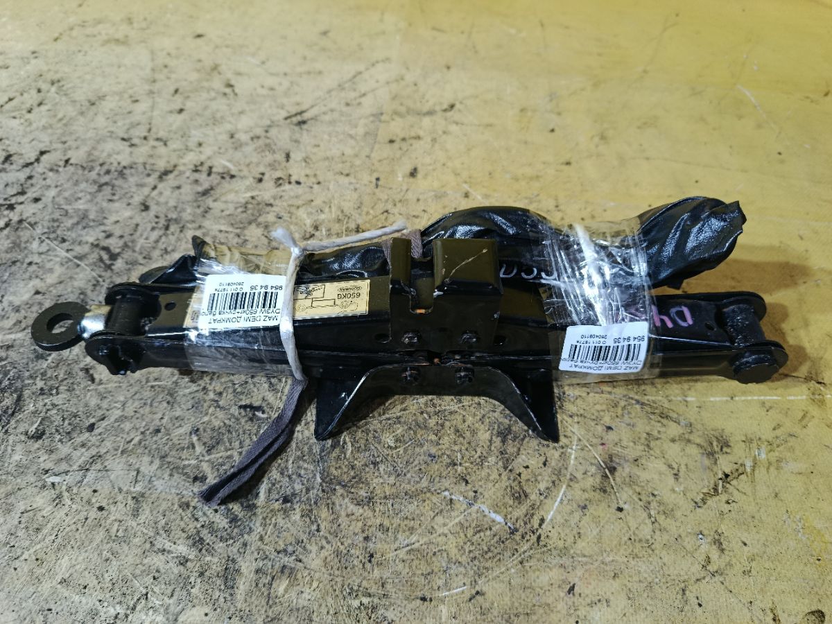 Домкрат на Mazda Demio DY3W Фото 2