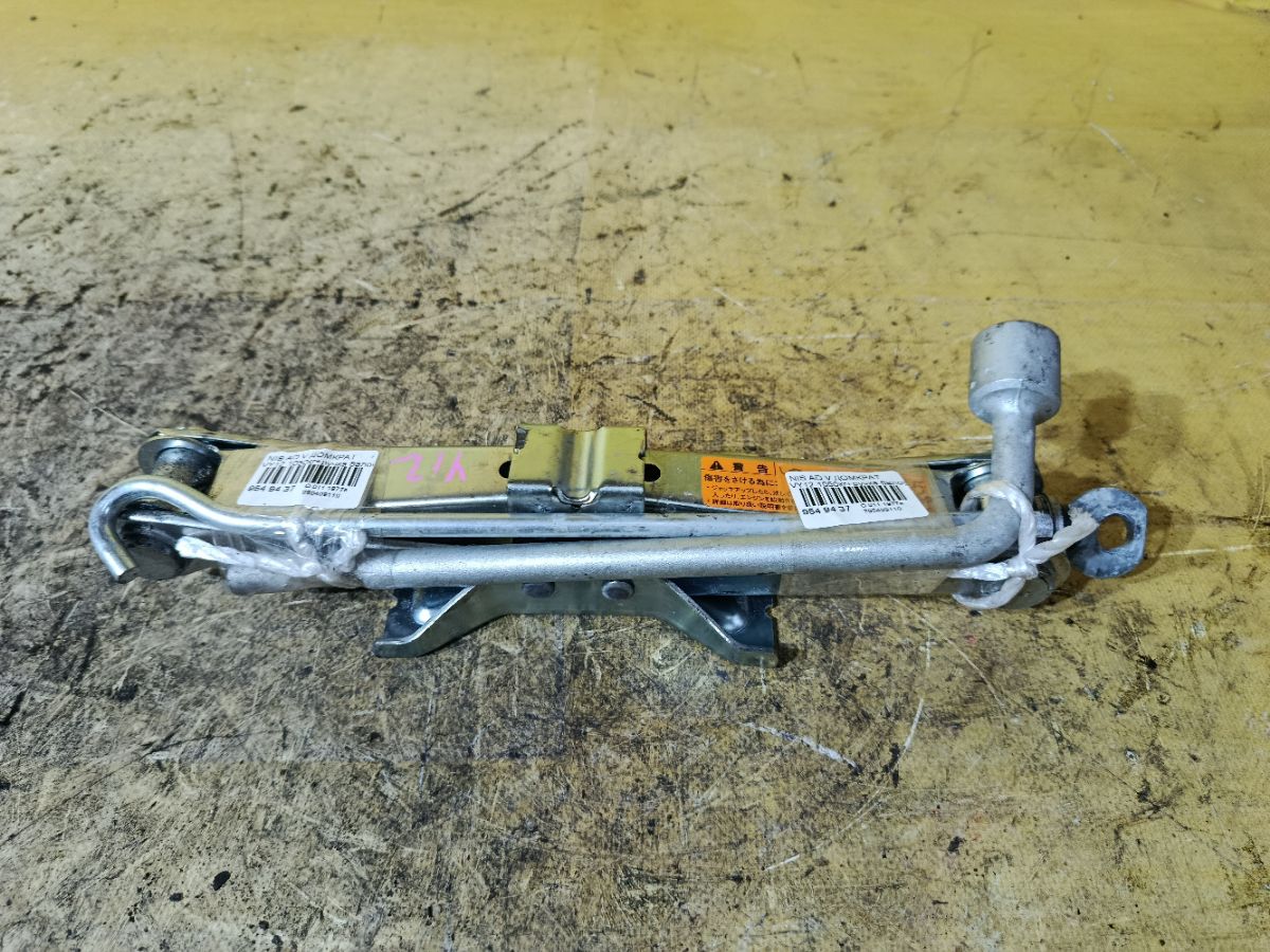 Домкрат на Nissan Ad Van VY12 Фото 1