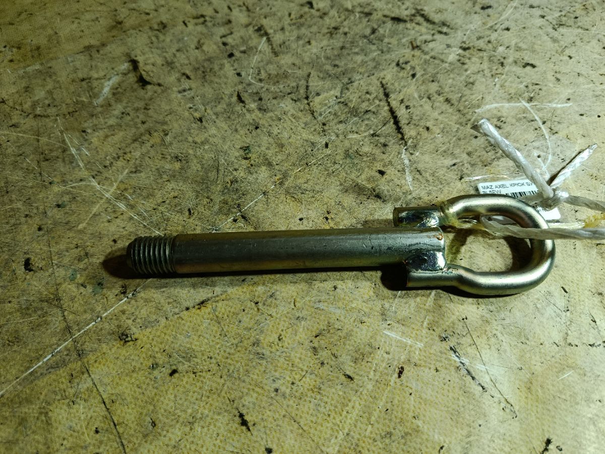 Крюк буксировочный на Mazda Axela BL5FW Фото 1