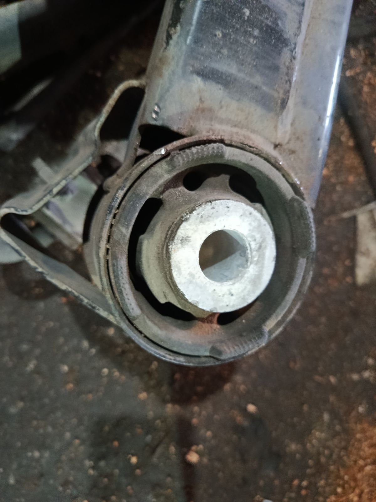 Балка подвески на Subaru Legacy BM9 EJ255 Фото 10