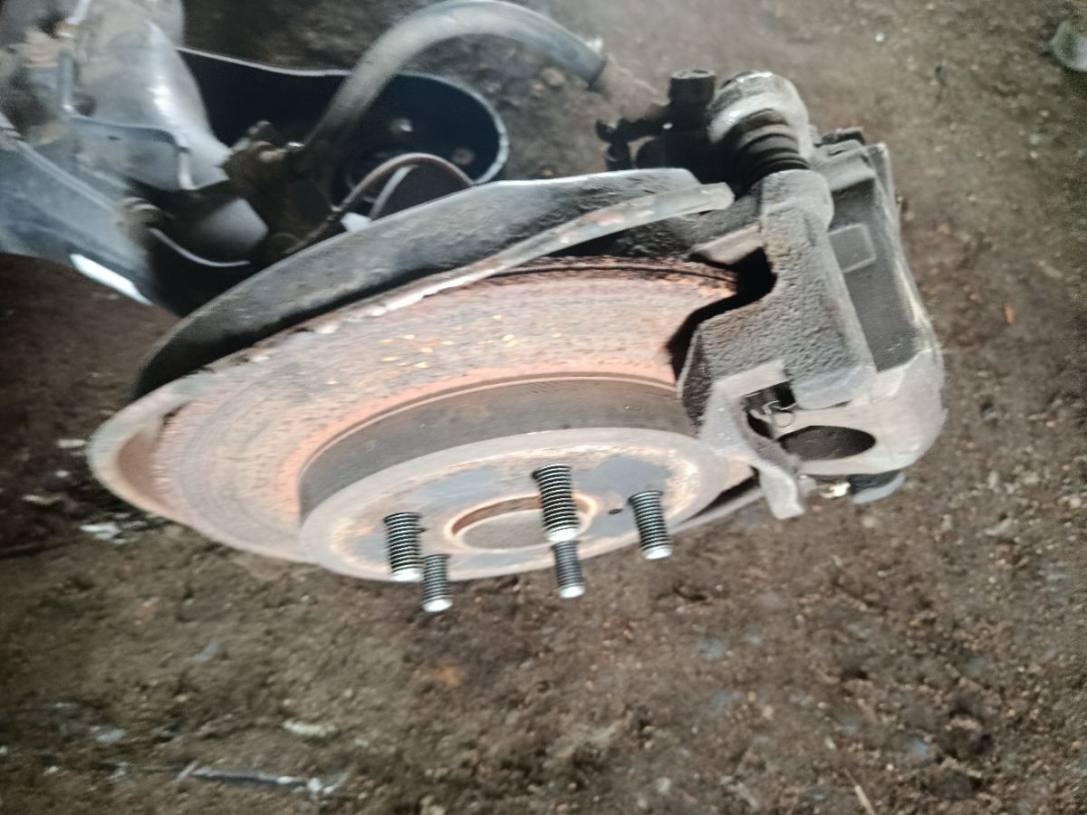 Балка подвески на Toyota Prius ZVW30 2ZR-FXE Фото 3