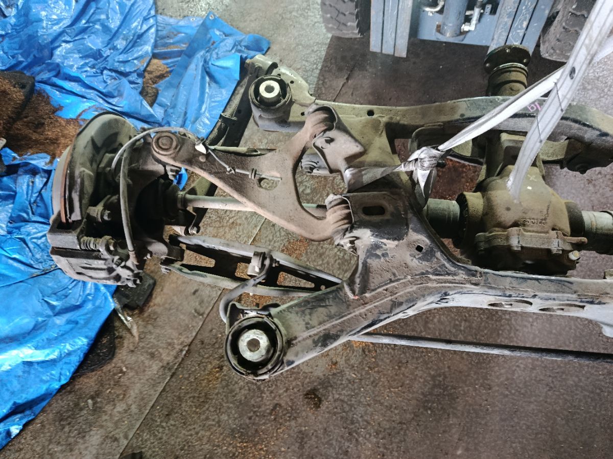 Балка подвески на Subaru Legacy BM9 EJ255 Фото 2