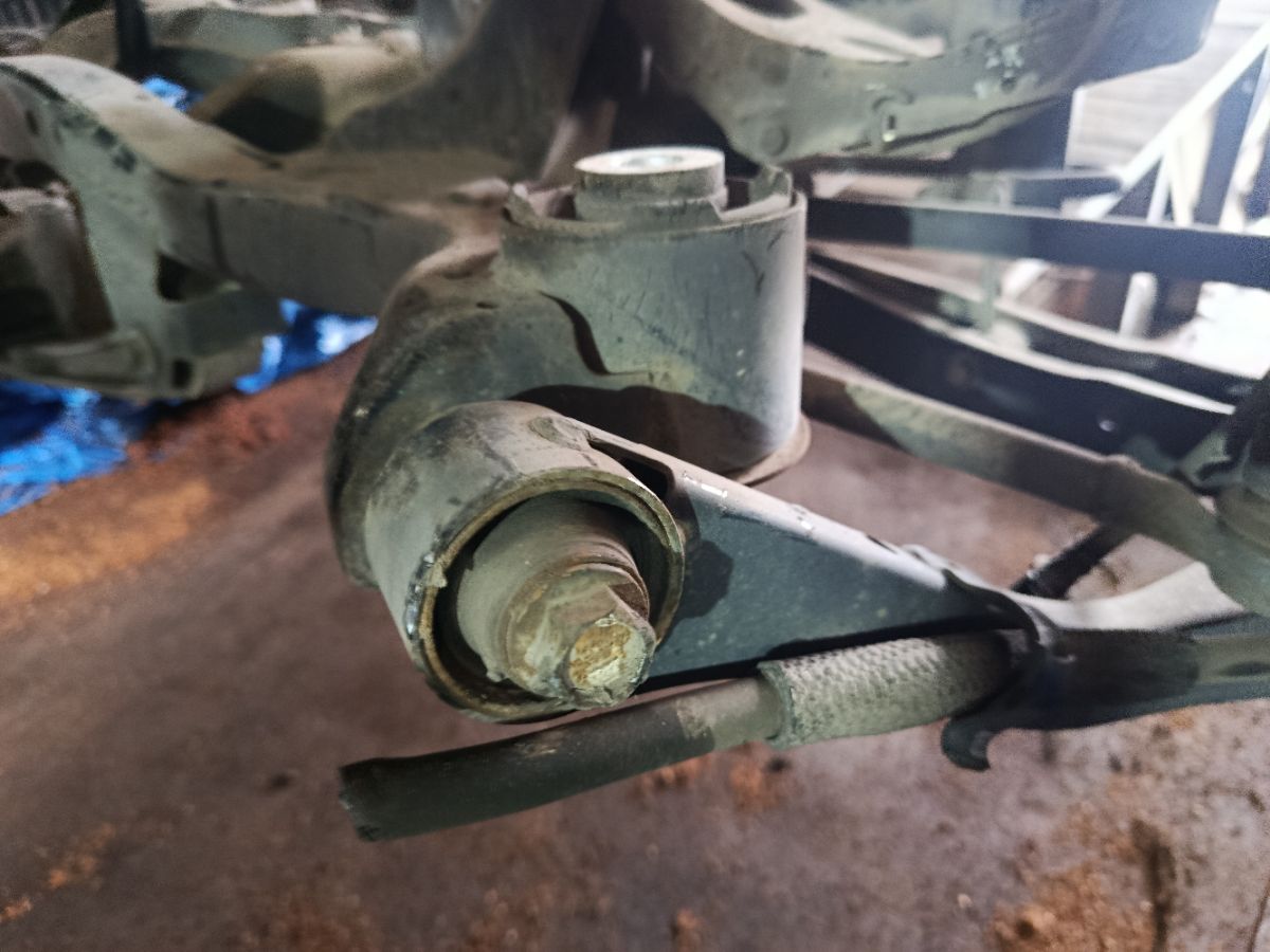 Балка подвески на Subaru Legacy BM9 EJ255 Фото 9