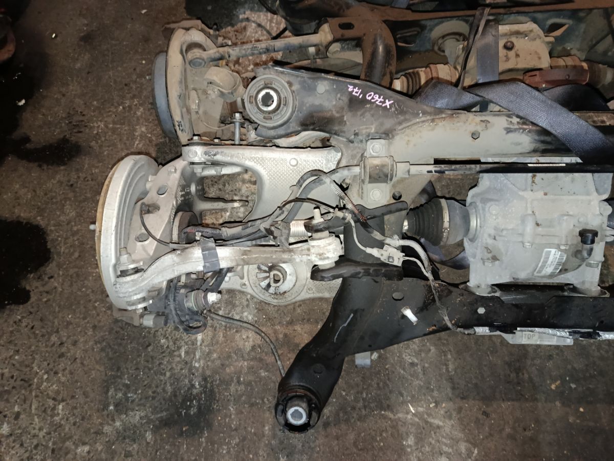 Балка подвески GX73-4A213-FD на Jaguar Xe X760 Фото 4