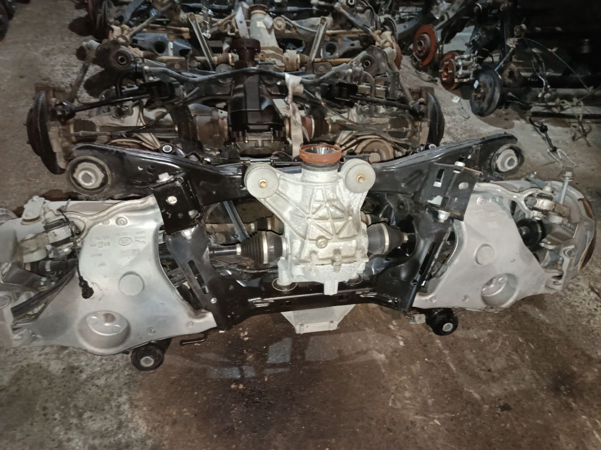 Балка подвески GX73-4A213-FD на Jaguar Xe X760 Фото 7