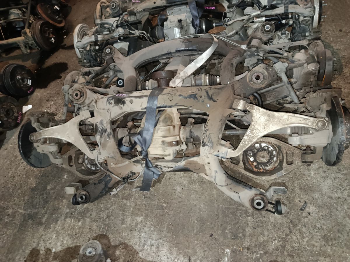 Балка подвески на Nissan Fuga GY50 VK45DE Фото 1