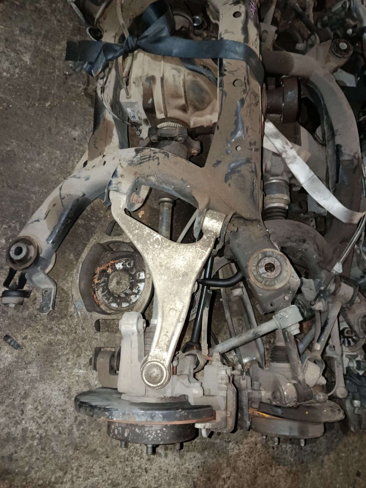 Балка подвески на Nissan Fuga GY50 VK45DE Фото 2