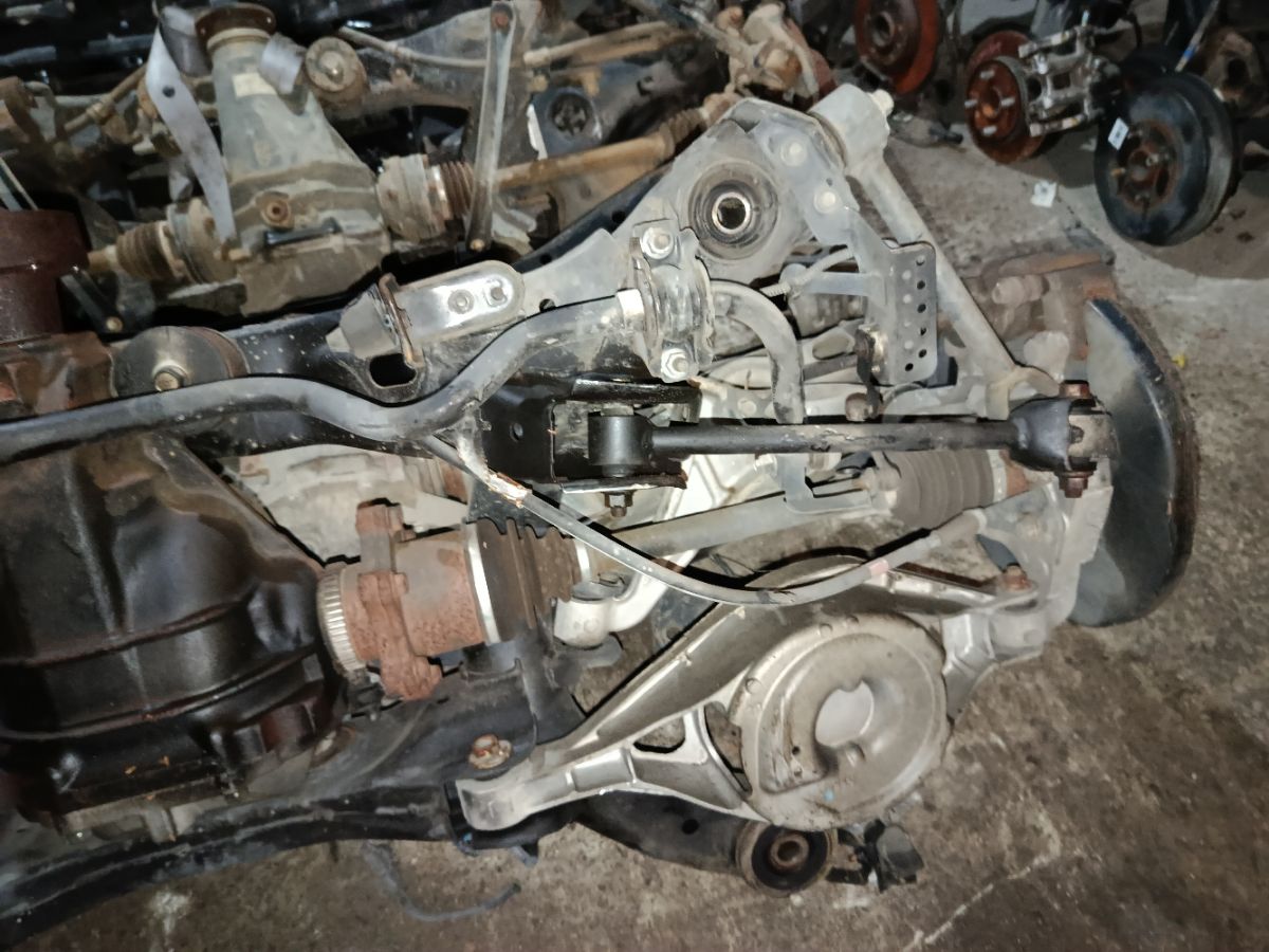Балка подвески на Nissan Fuga GY50 VK45DE Фото 9