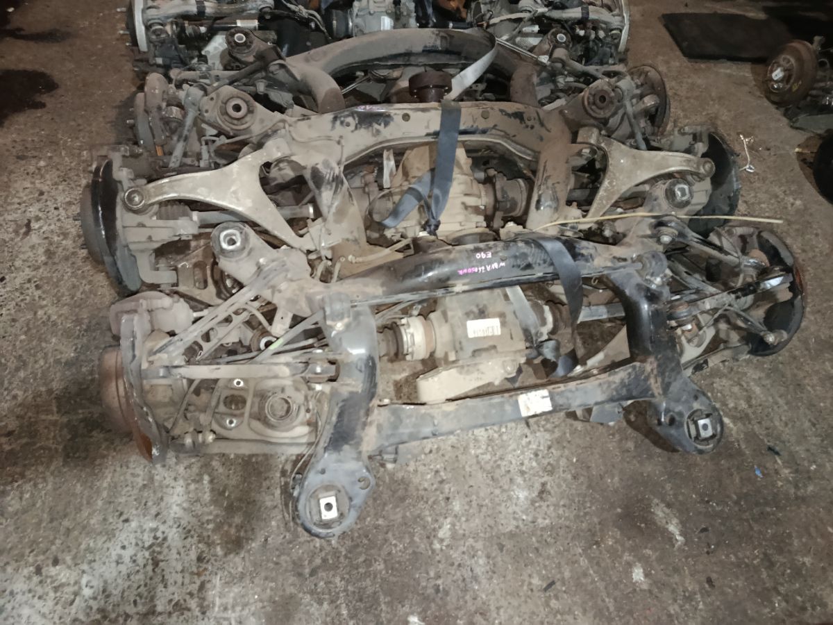 Балка подвески на Bmw 3-Series E90 Фото 1