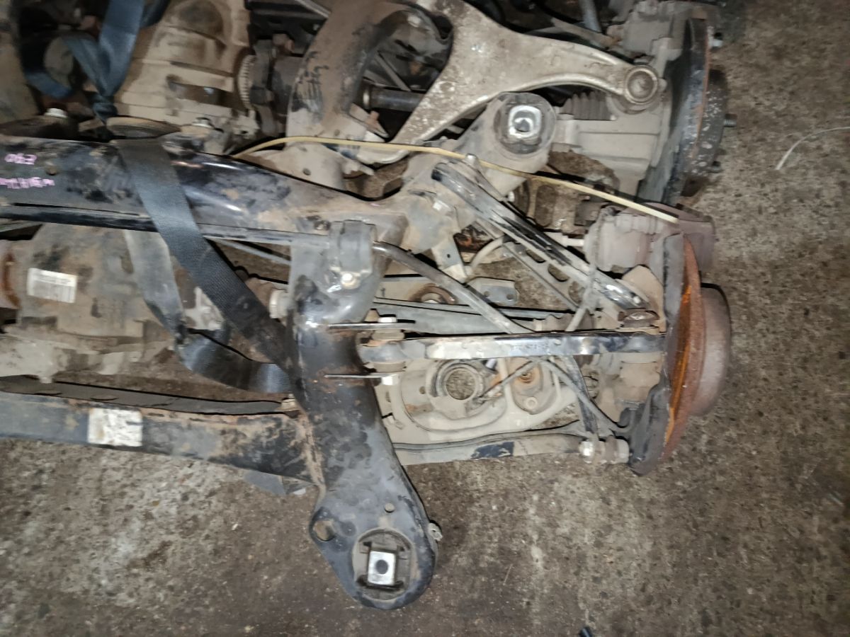 Балка подвески на Bmw 3-Series E90 Фото 6