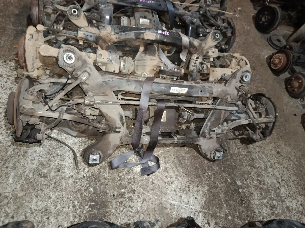 Балка подвески A2043500504 на Mercedes-Benz C-Class Station Wagon S204.252 272.921 Фото 1