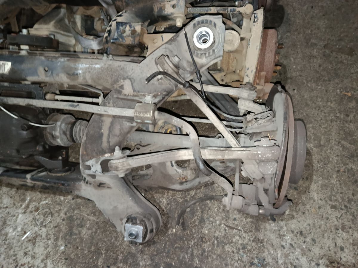 Балка подвески A2043500504 на Mercedes-Benz C-Class Station Wagon S204.252 272.921 Фото 6