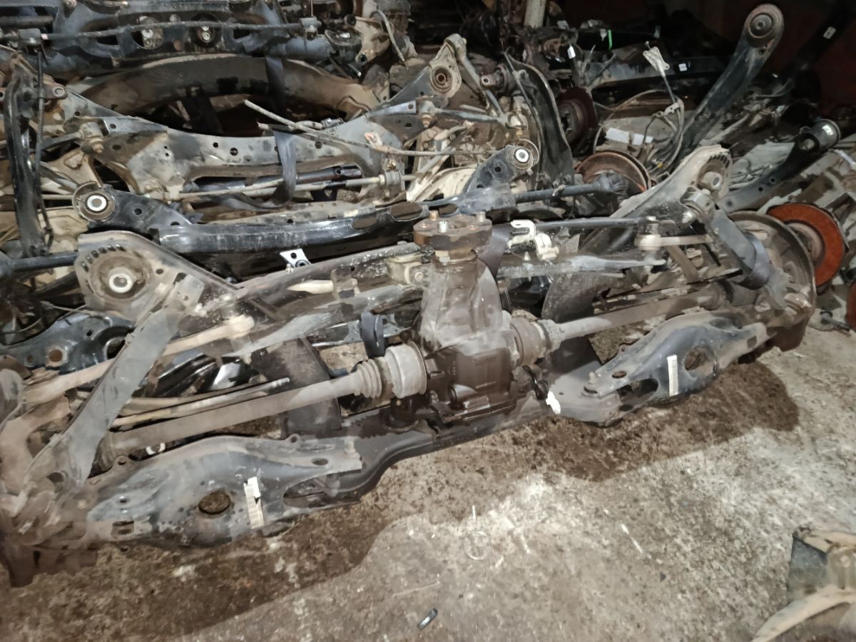 Балка подвески A2043500504 на Mercedes-Benz C-Class Station Wagon S204.252 272.921 Фото 8