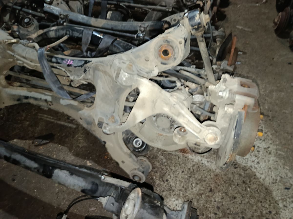 Балка подвески на Nissan Teana J32 VQ25DE Фото 4