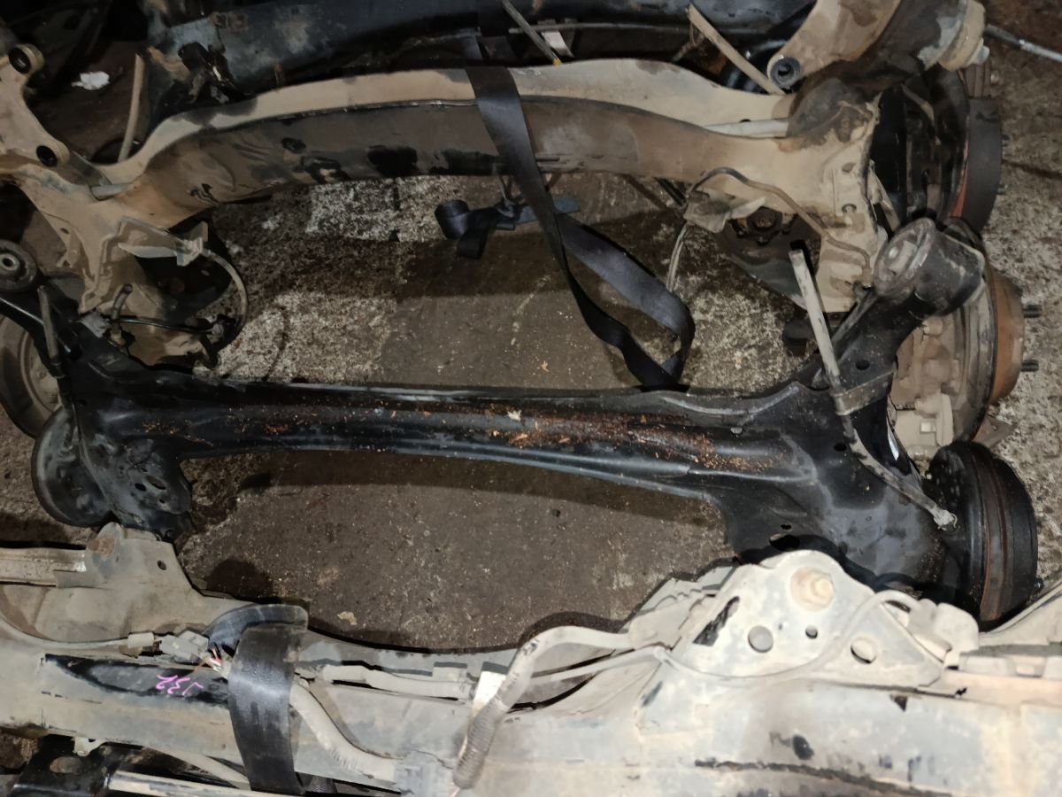 Балка подвески на Honda N-Box JF1 S07A Фото 5