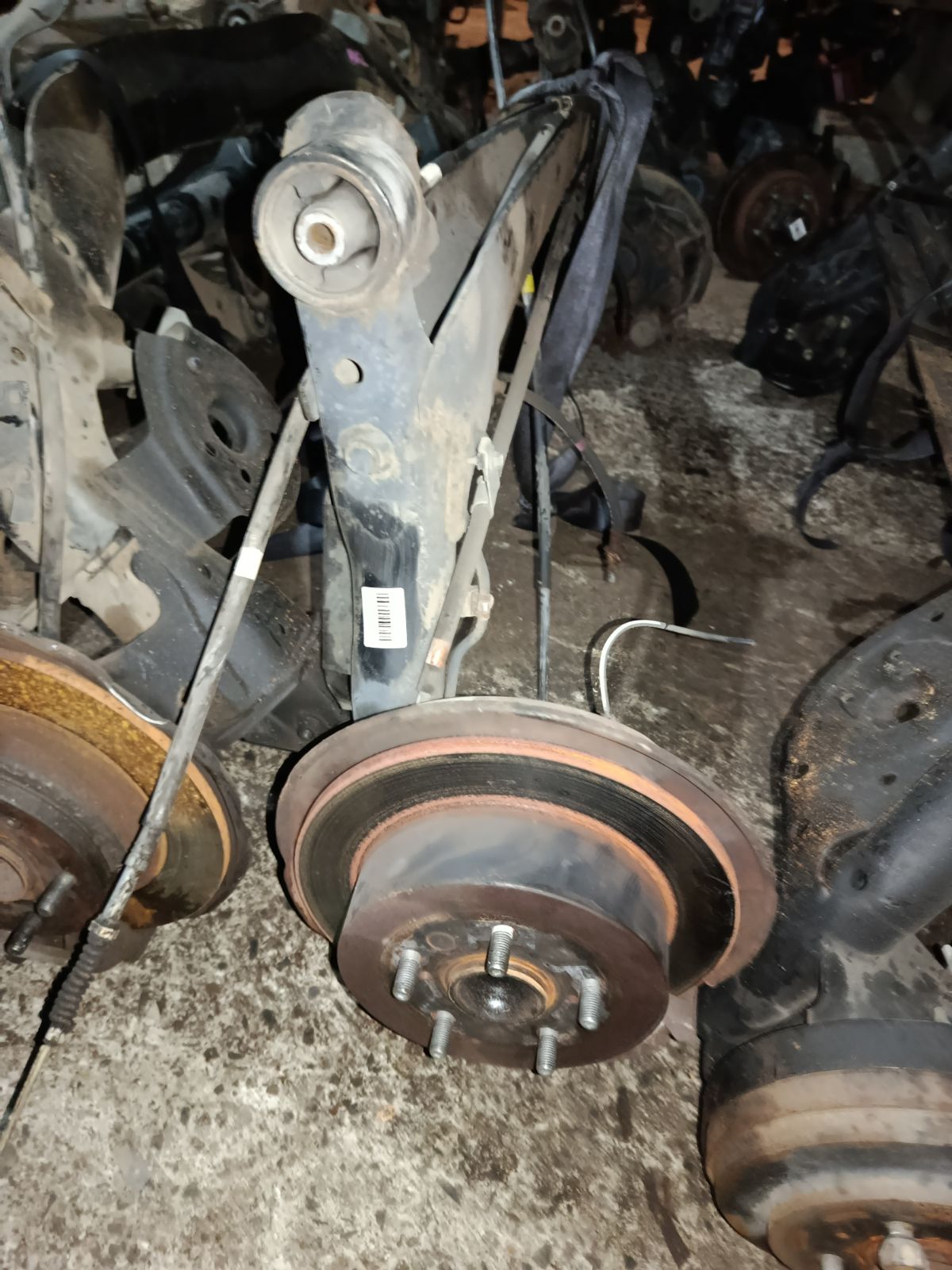 Балка подвески на Toyota Noah ZRR70G 3ZR-FAE Фото 5