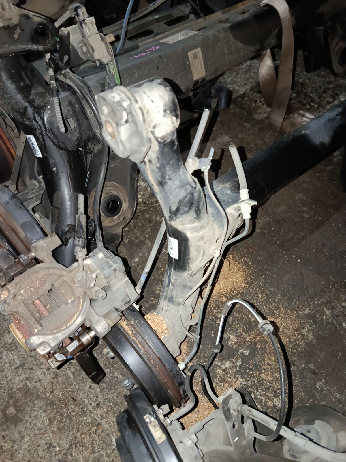 Балка подвески на Daihatsu Move LA150S KF-VE Фото 2