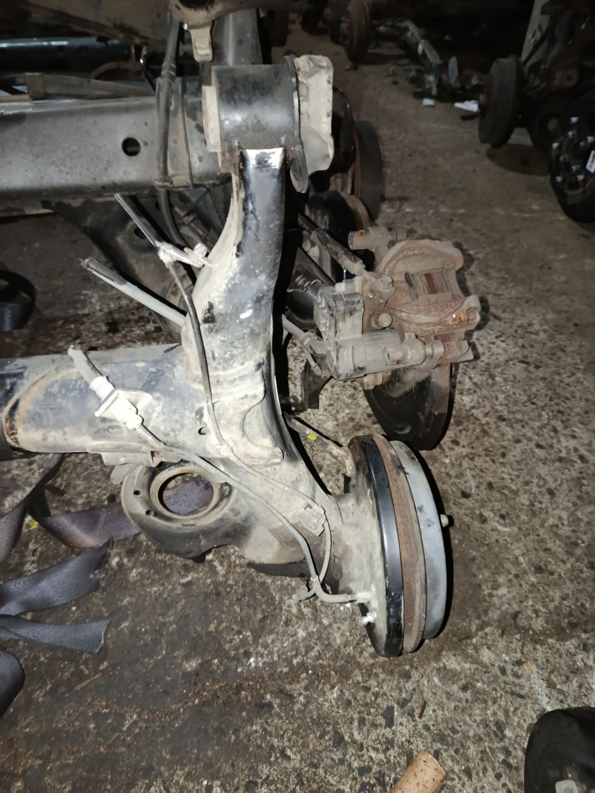 Балка подвески на Daihatsu Move LA150S KF-VE Фото 3