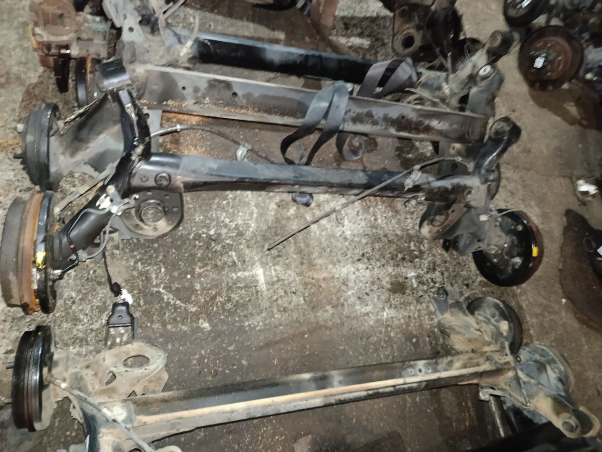 Балка подвески на Toyota Ractis NCP120 1NZ-FE Фото 1