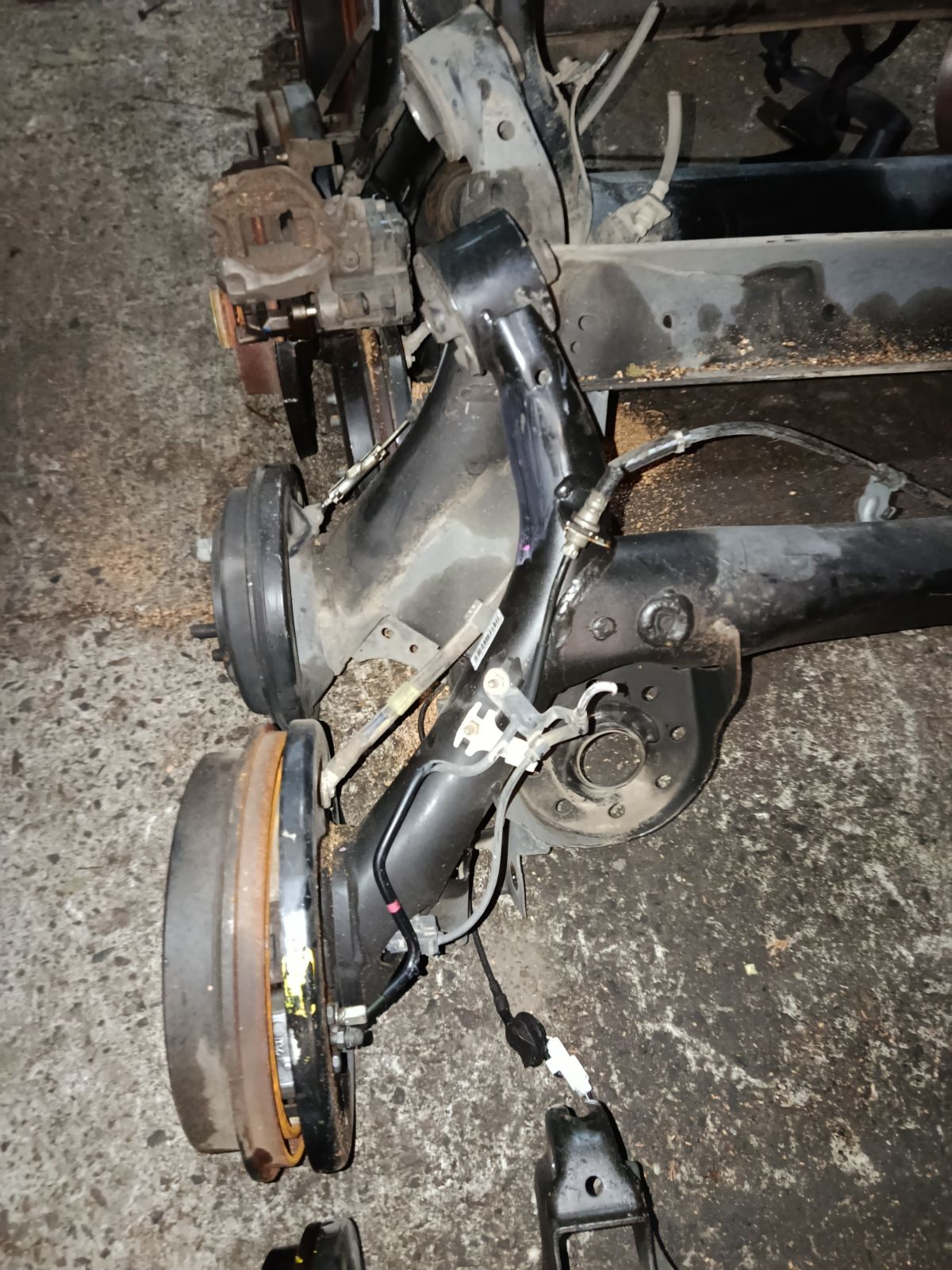 Балка подвески на Toyota Ractis NCP120 1NZ-FE Фото 2