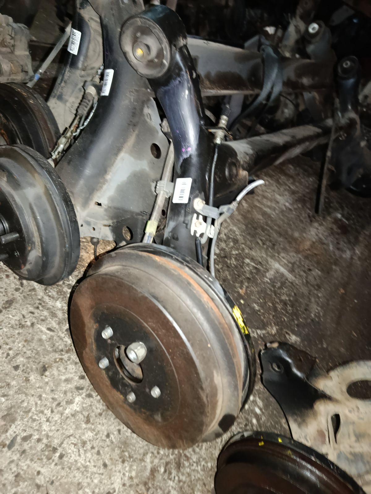 Балка подвески на Toyota Ractis NCP120 1NZ-FE Фото 3